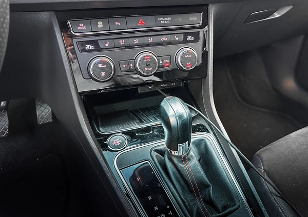 Seat Leon cena 79000 przebieg: 124491, rok produkcji 2018 z Łódź małe 191
